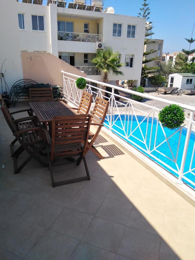 Kato Paphos Suites Екстер'єр фото