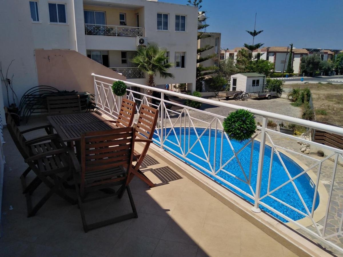 Kato Paphos Suites Екстер'єр фото