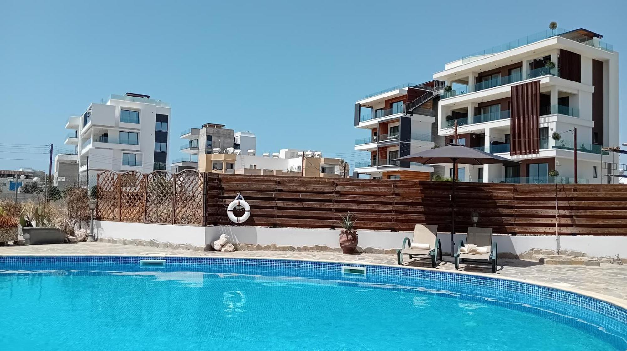 Kato Paphos Suites Екстер'єр фото