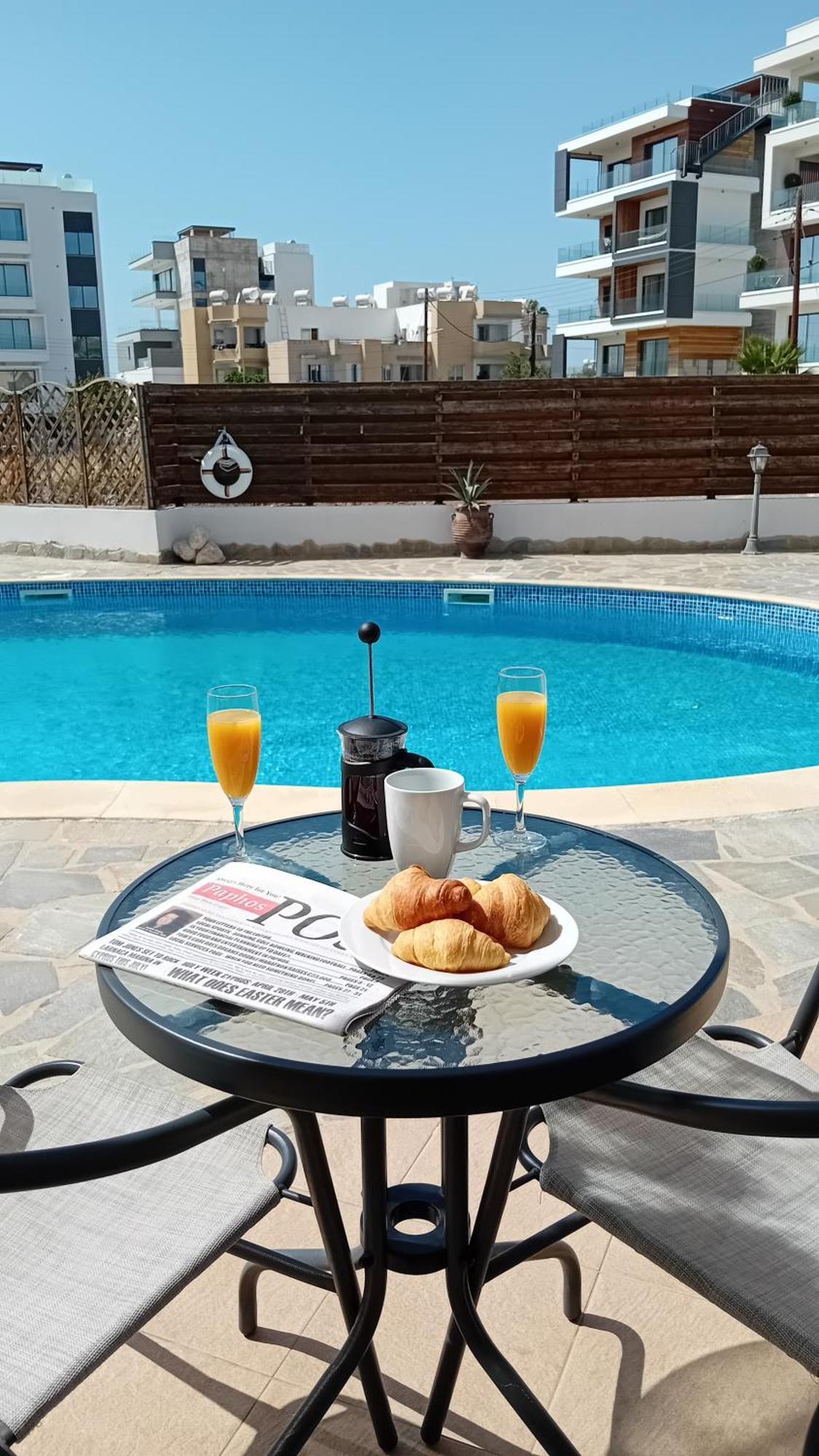 Kato Paphos Suites Екстер'єр фото